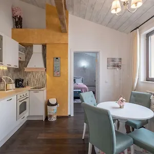 1-bedroom Designer On Hristo Belchev Str Sofía